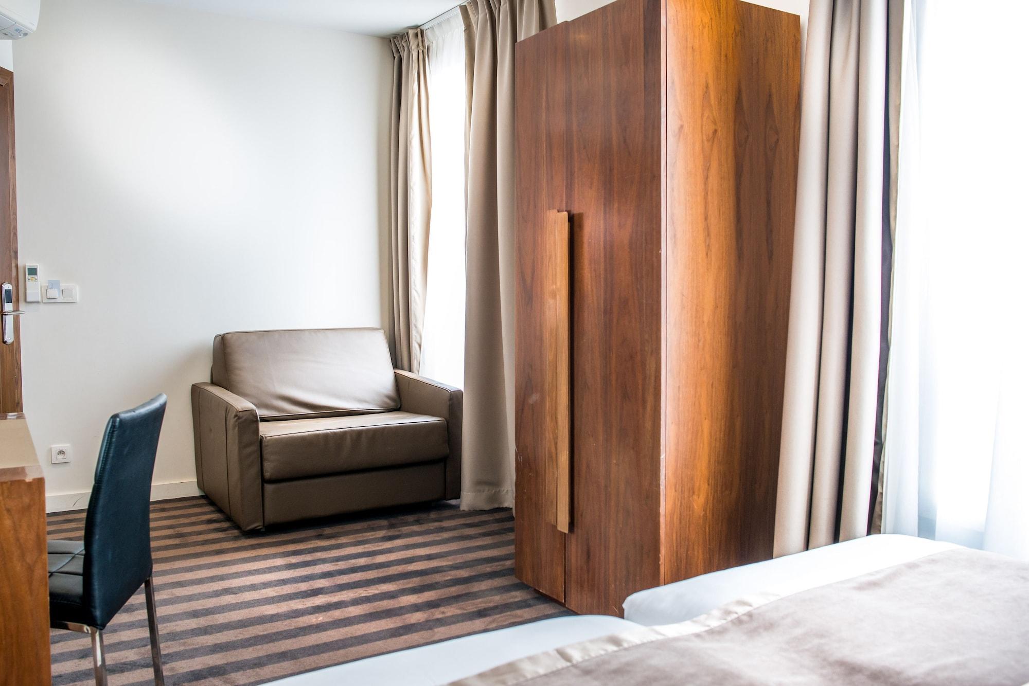 Art Hotel Eiffel Paris Bagian luar foto