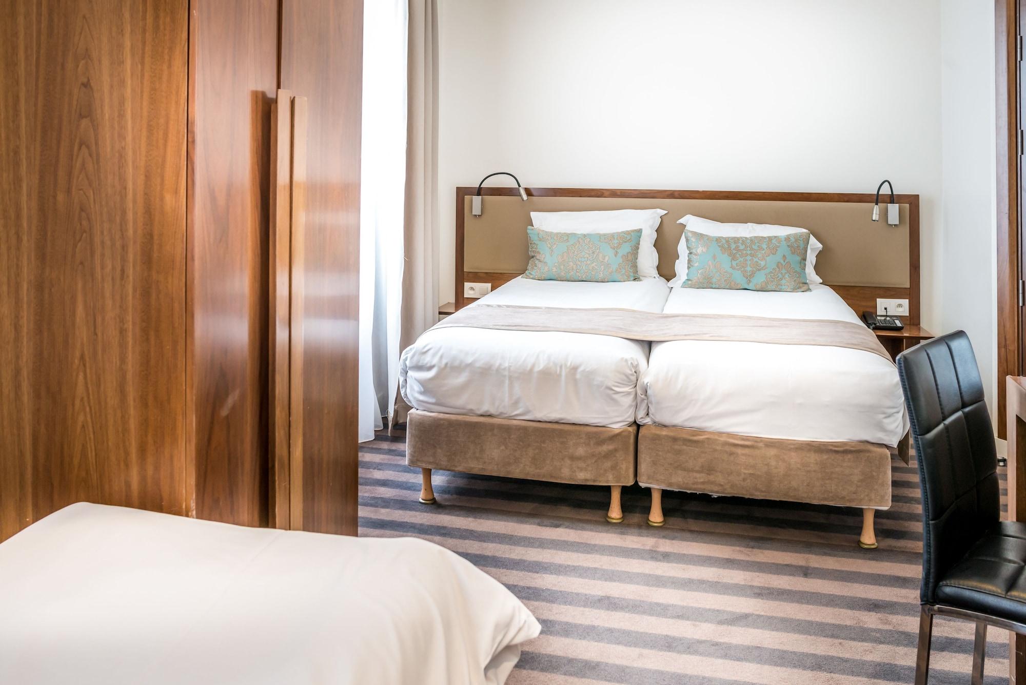 Art Hotel Eiffel Paris Bagian luar foto