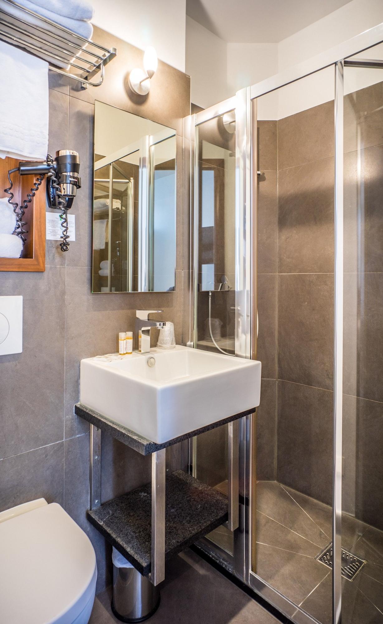 Art Hotel Eiffel Paris Bagian luar foto