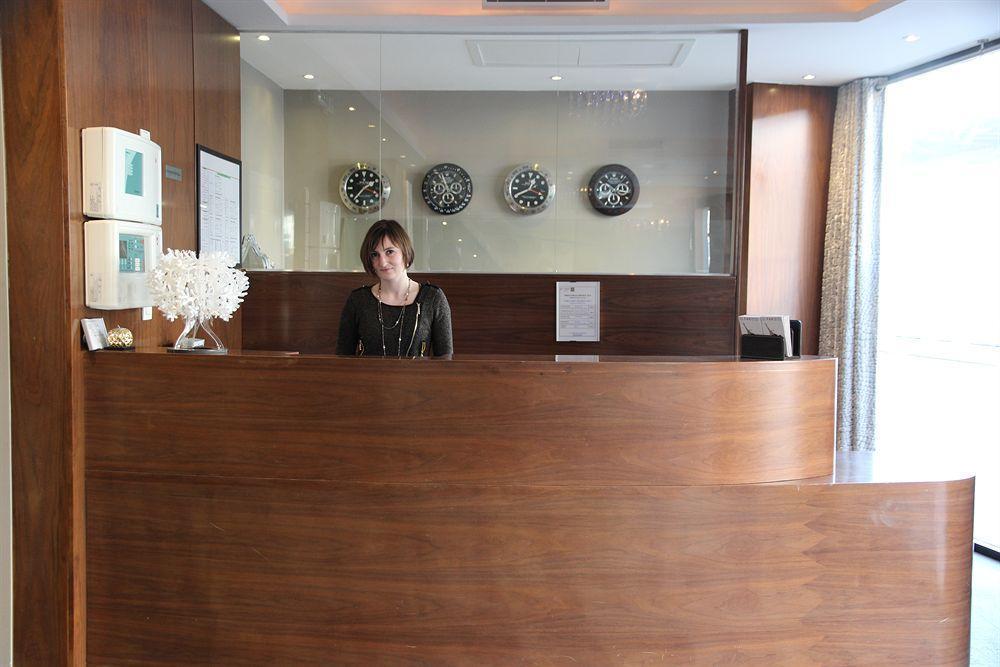 Art Hotel Eiffel Paris Bagian luar foto