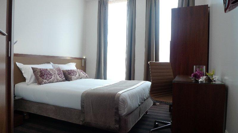 Art Hotel Eiffel Paris Bagian luar foto